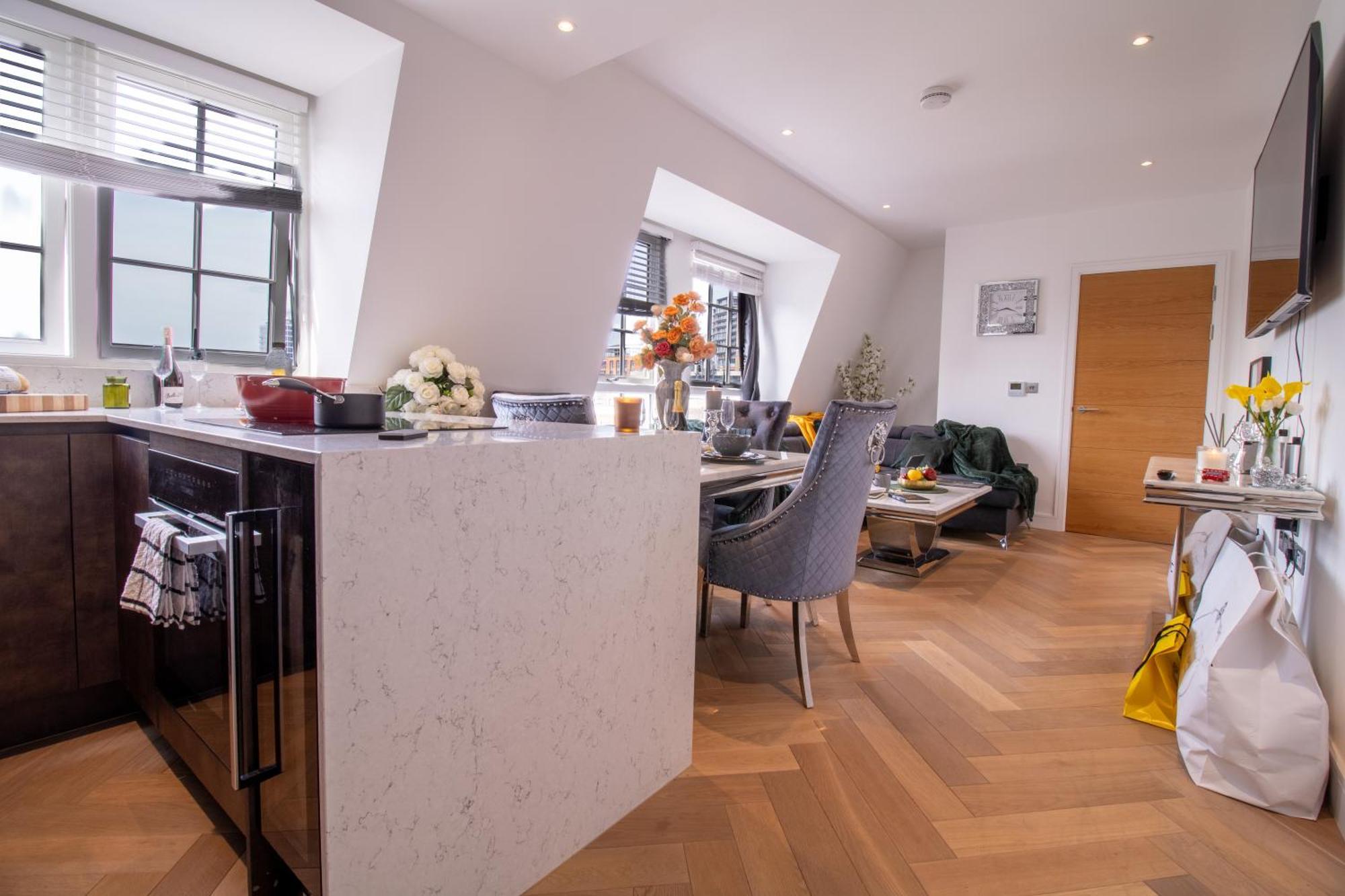 Luxurious 1-Bedroom Penthouse In Marble Arch 71 London Ngoại thất bức ảnh
